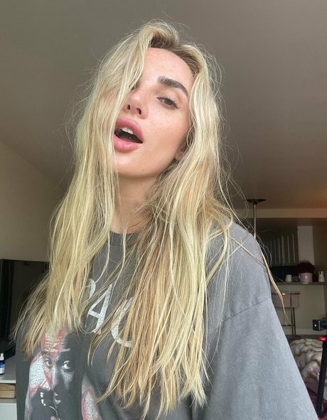 Nacktes geleaktes OnlyFans-Foto von Misskenzieanne