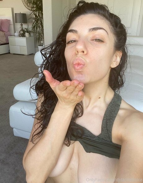 Nacktes geleaktes OnlyFans-Foto von Darciedolcexxx