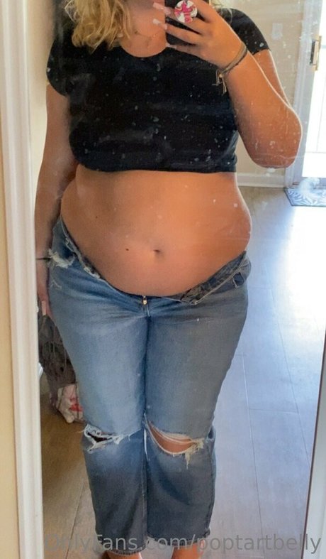 Nacktes geleaktes OnlyFans-Foto von Poptartbelly