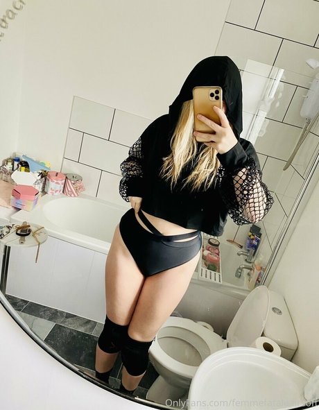 Nacktes geleaktes OnlyFans-Foto von Femmefataleairsoft