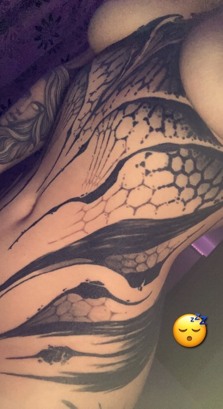 Nacktes geleaktes OnlyFans-Foto von Bare Sativa 