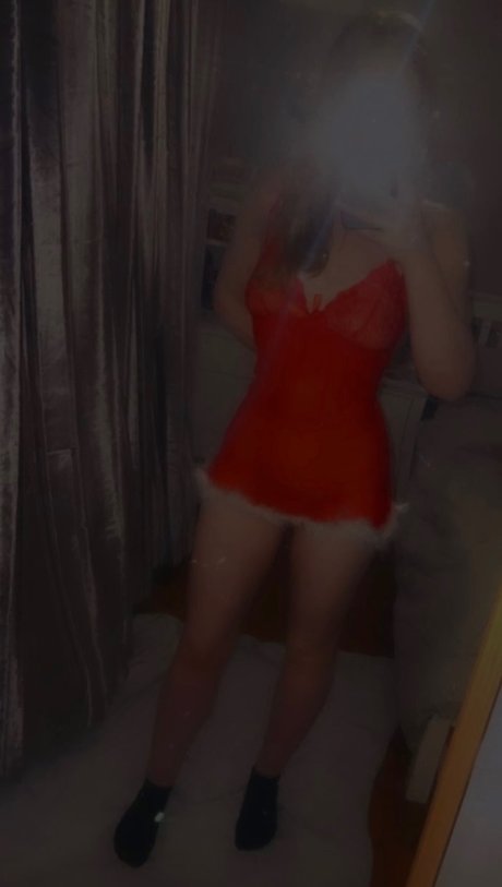 Nacktes geleaktes OnlyFans-Foto von Mia Maey