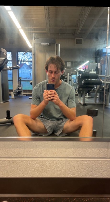 Nacktes geleaktes OnlyFans-Foto von Babytwunk