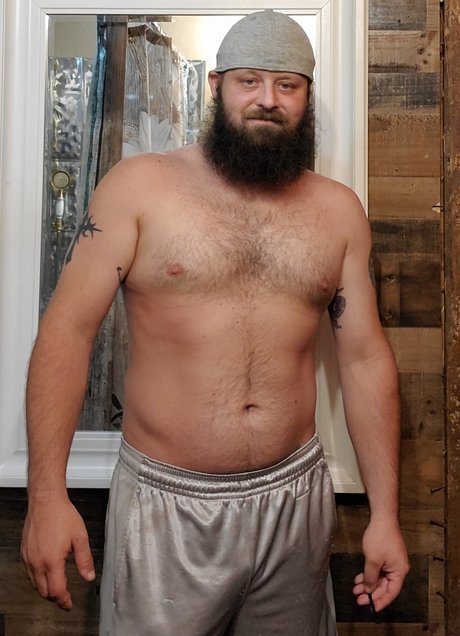 Nacktes geleaktes OnlyFans-Foto von Beardedbeast