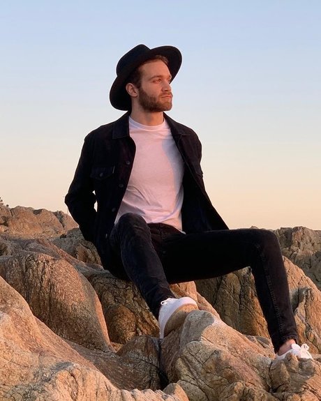 Nacktes geleaktes OnlyFans-Foto von Charles