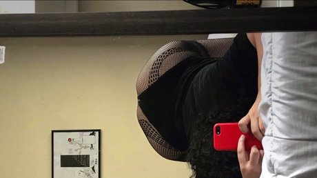 Nacktes geleaktes OnlyFans-Foto von Milk And Sugar