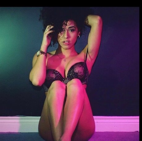 Nacktes geleaktes OnlyFans-Foto von Missnikki 