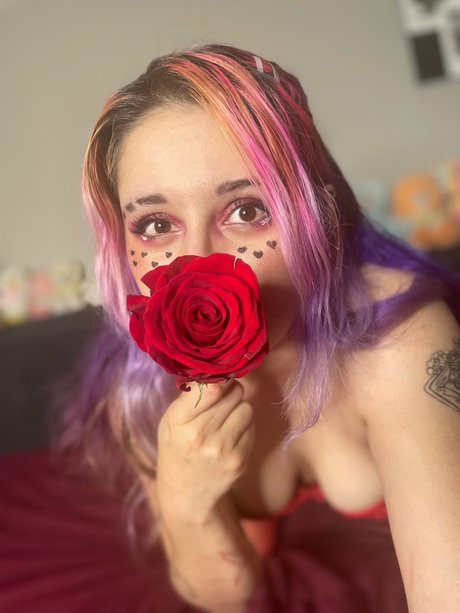 Nacktes geleaktes OnlyFans-Foto von Mona Flowers Free