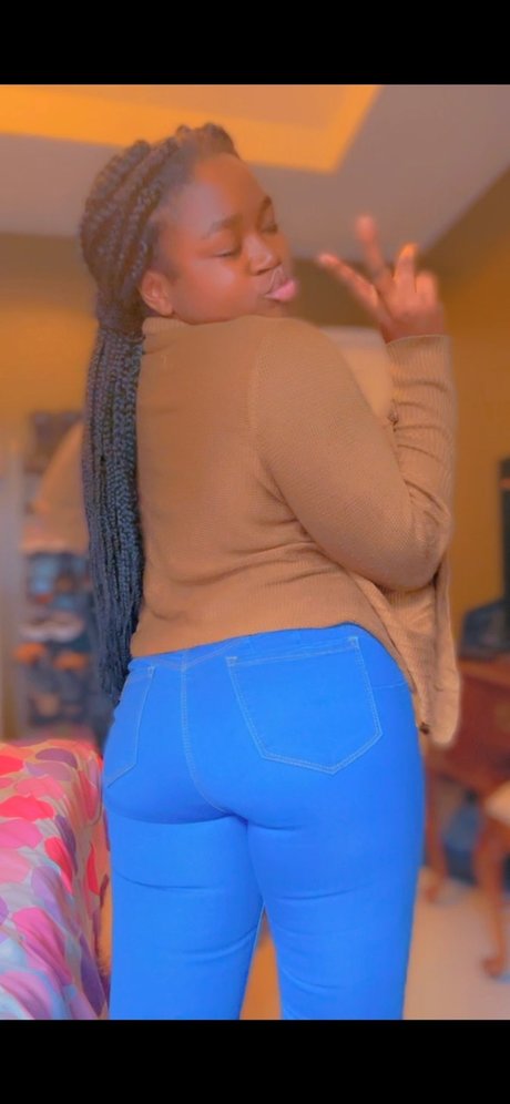 Nacktes geleaktes OnlyFans-Foto von Miya