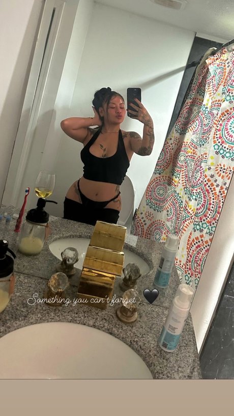 Nacktes geleaktes OnlyFans-Foto von Asian Doll