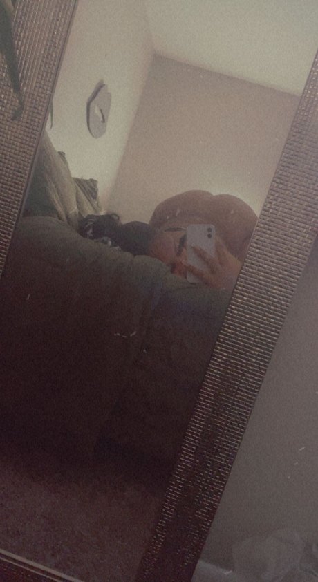 Nacktes geleaktes OnlyFans-Foto von Hippi    
