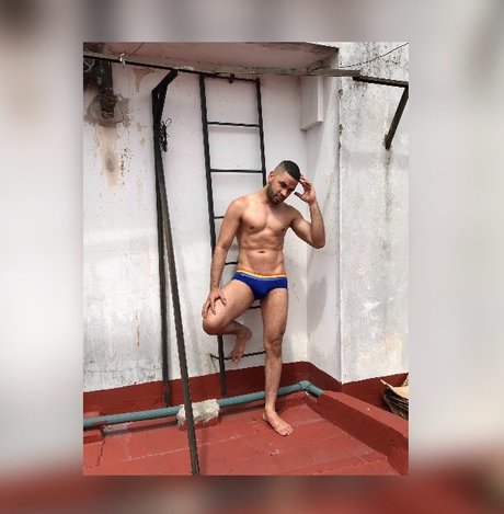 Nacktes geleaktes OnlyFans-Foto von Aries