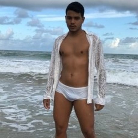 Nacktes geleaktes OnlyFans-Foto von Apolo