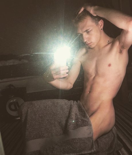 Nacktes geleaktes OnlyFans-Foto von Billyray
