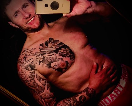 Nacktes geleaktes OnlyFans-Foto von Matthew Perry