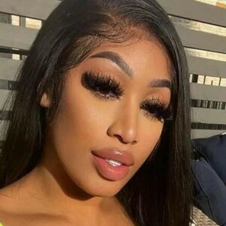 Nacktes geleaktes OnlyFans-Foto von Babyhollywood