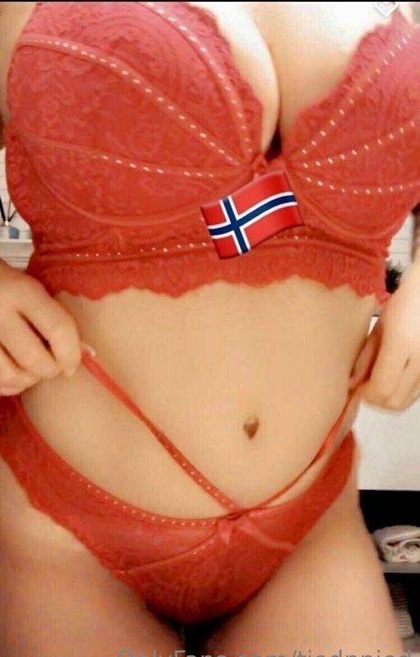 Nacktes geleaktes OnlyFans-Foto von Tiednpied