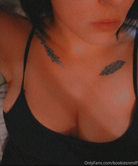 Nacktes geleaktes OnlyFans-Foto von Kookiesnmilf