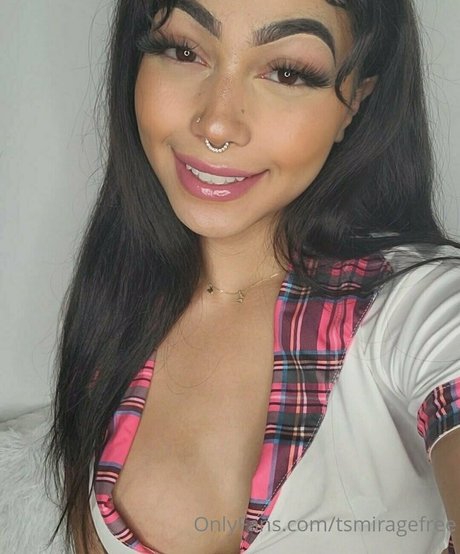 Nacktes geleaktes OnlyFans-Foto von Tsmiragefree