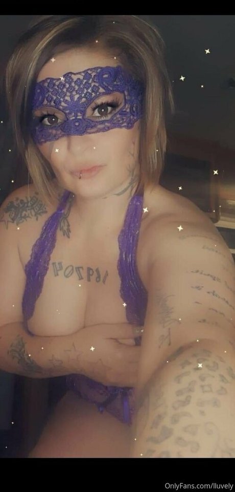 Nacktes geleaktes OnlyFans-Foto von Lluvely