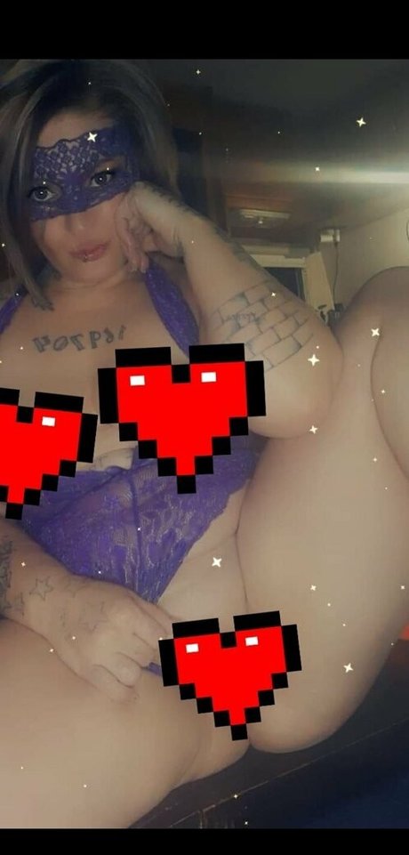 Nacktes geleaktes OnlyFans-Foto von Lluvely