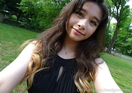 Nacktes geleaktes OnlyFans-Foto von Lewdgamermel