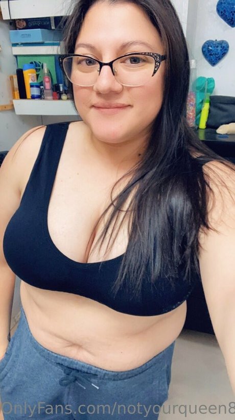 Nacktes geleaktes OnlyFans-Foto von Notyourqueen86