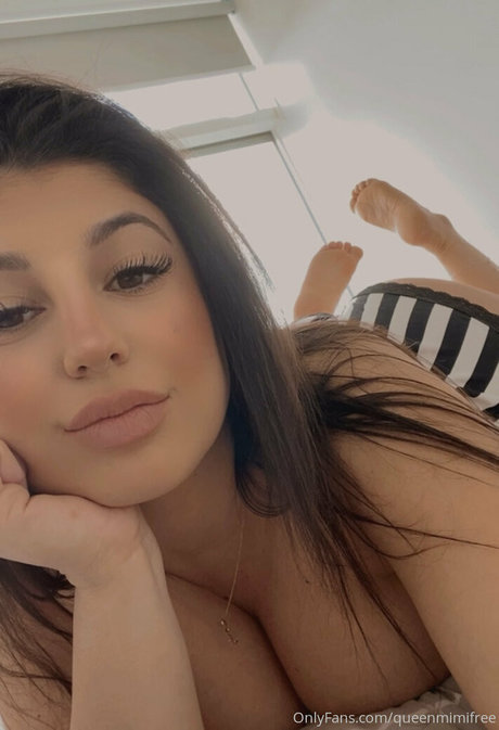Nacktes geleaktes OnlyFans-Foto von Queenmimifree