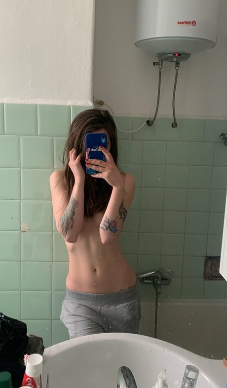 Nacktes geleaktes OnlyFans-Foto von Weronikaaria