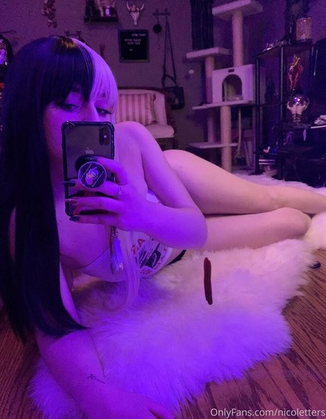 Nacktes geleaktes OnlyFans-Foto von Nicoletters