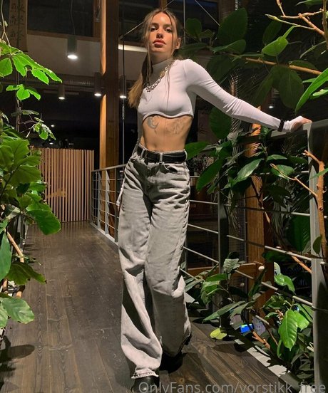 Nacktes geleaktes OnlyFans-Foto von Mallennnna