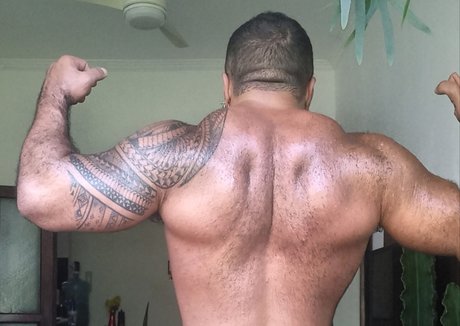 Nacktes geleaktes OnlyFans-Foto von Musclebearbrazil