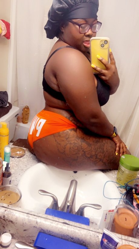 Nacktes geleaktes OnlyFans-Foto von Mszshabae