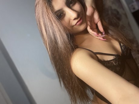 Nacktes geleaktes OnlyFans-Foto von Ari 