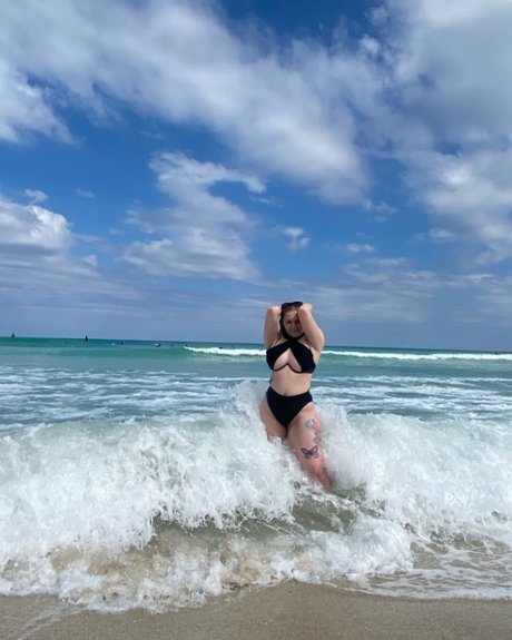 Nacktes geleaktes OnlyFans-Foto von Erin Renee