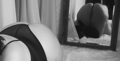 Nacktes geleaktes OnlyFans-Foto von Curvyausqueen