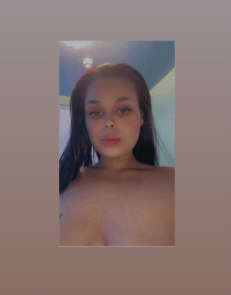 Nacktes geleaktes OnlyFans-Foto von Thalia Colon