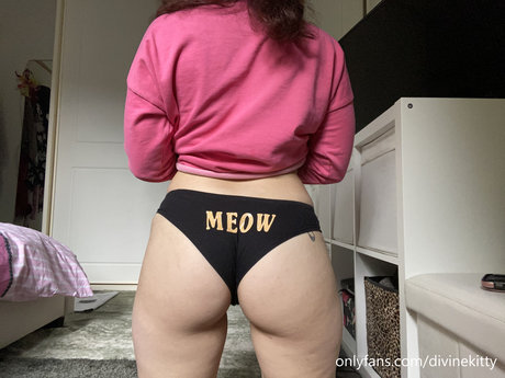 Nacktes geleaktes OnlyFans-Foto von Alison Divine