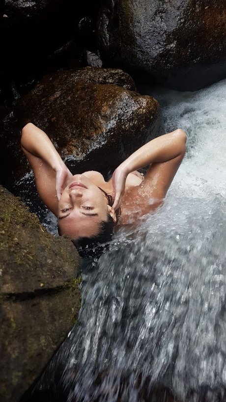 Nacktes geleaktes OnlyFans-Foto von Liz