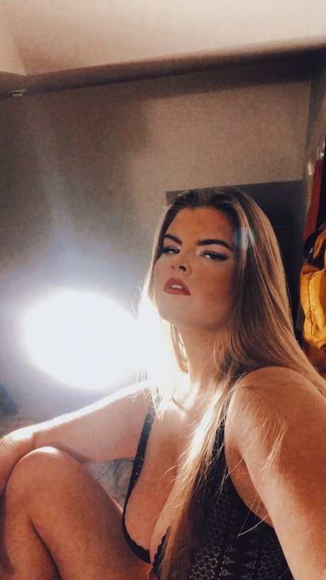 Nacktes geleaktes OnlyFans-Foto von Nathalie T