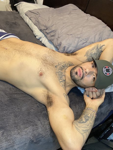 Nacktes geleaktes OnlyFans-Foto von Raymond A Cota