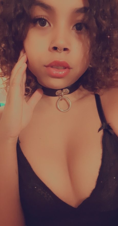 Nacktes geleaktes OnlyFans-Foto von Julia