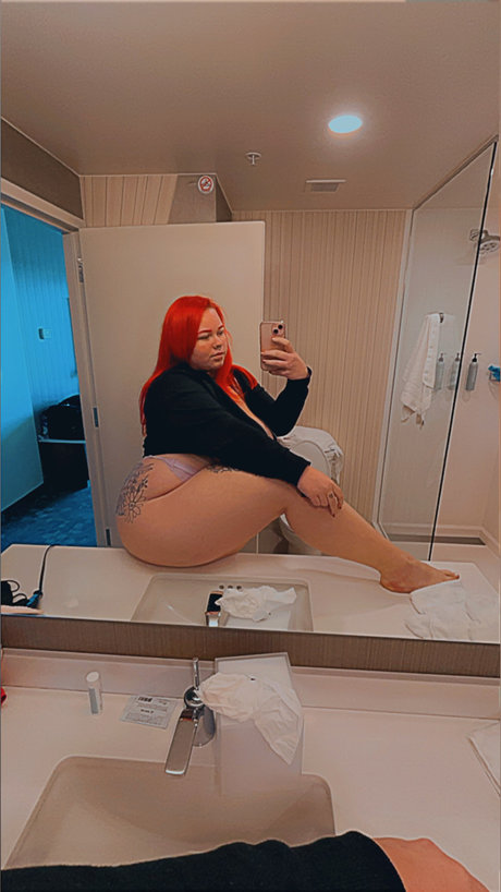 Nacktes geleaktes OnlyFans-Foto von Adventures With Aubrey