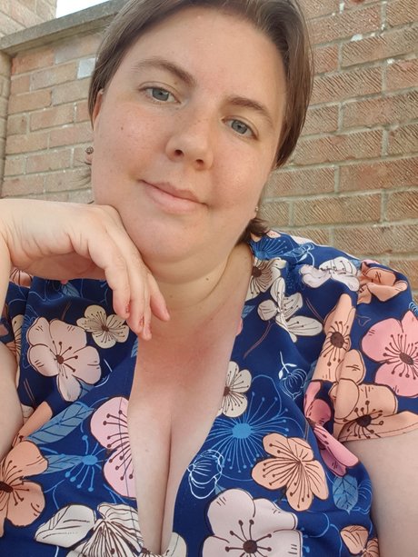Nacktes geleaktes OnlyFans-Foto von Beccles Cake