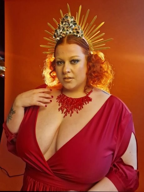 Nacktes geleaktes OnlyFans-Foto von Curlsandcurves