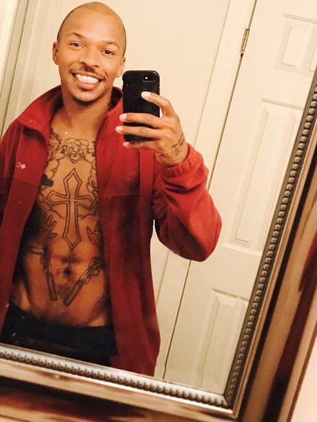 Nacktes geleaktes OnlyFans-Foto von Hot Boi Nicky