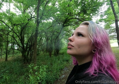 Nacktes geleaktes OnlyFans-Foto von Koalakittyyy