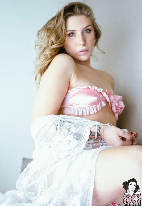Nacktes geleaktes OnlyFans-Foto von Hopefulsuicidegirls