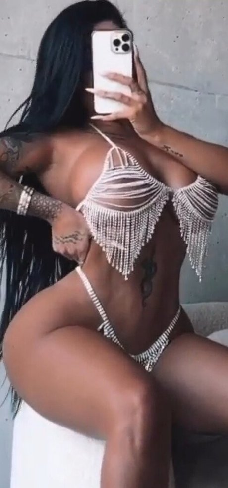 Nacktes geleaktes OnlyFans-Foto von Enise Sude