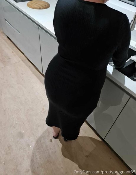 Nacktes geleaktes OnlyFans-Foto von Prettypregnant35